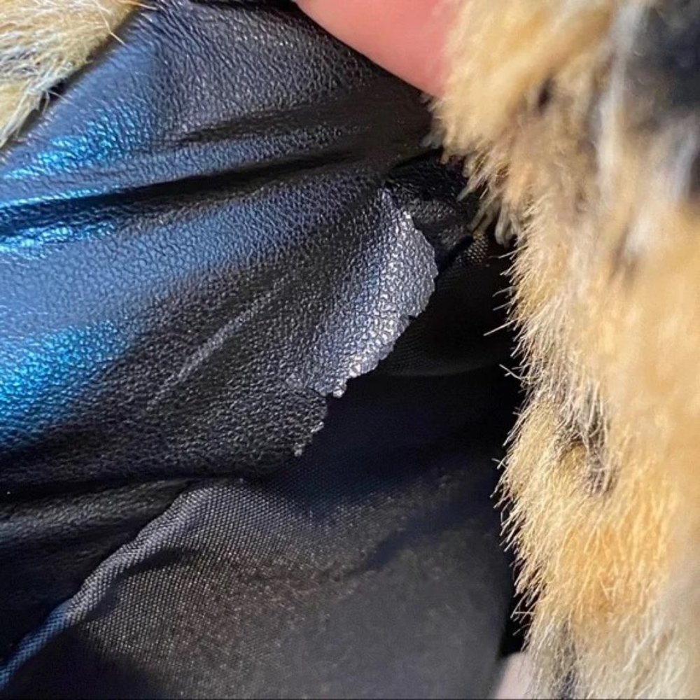 GALLERY FAUX FUR REVERSIBLE LEOPARD VEST WITH MATCHING MITTS - Picture 11 of 11